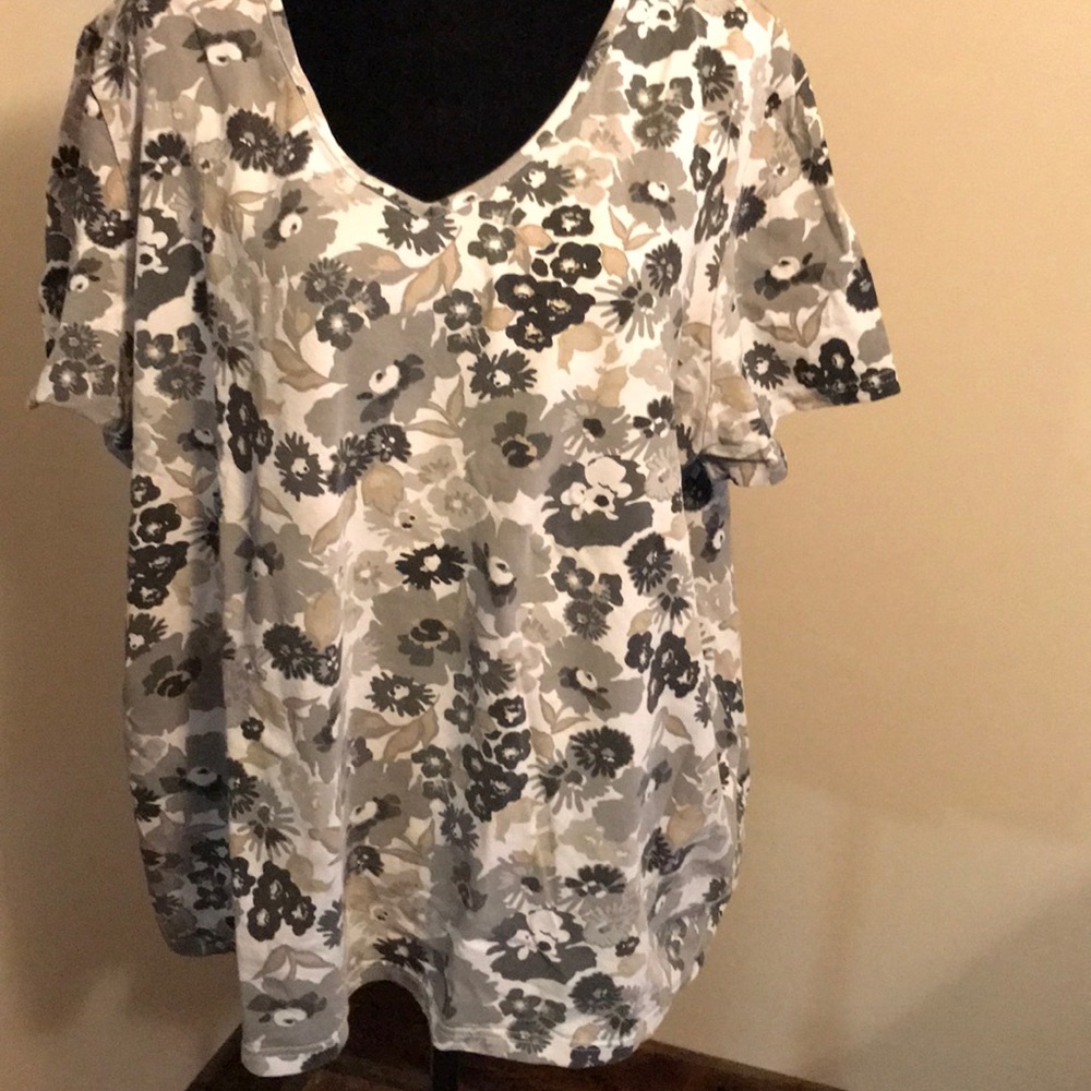 Short sleeve tee shirt